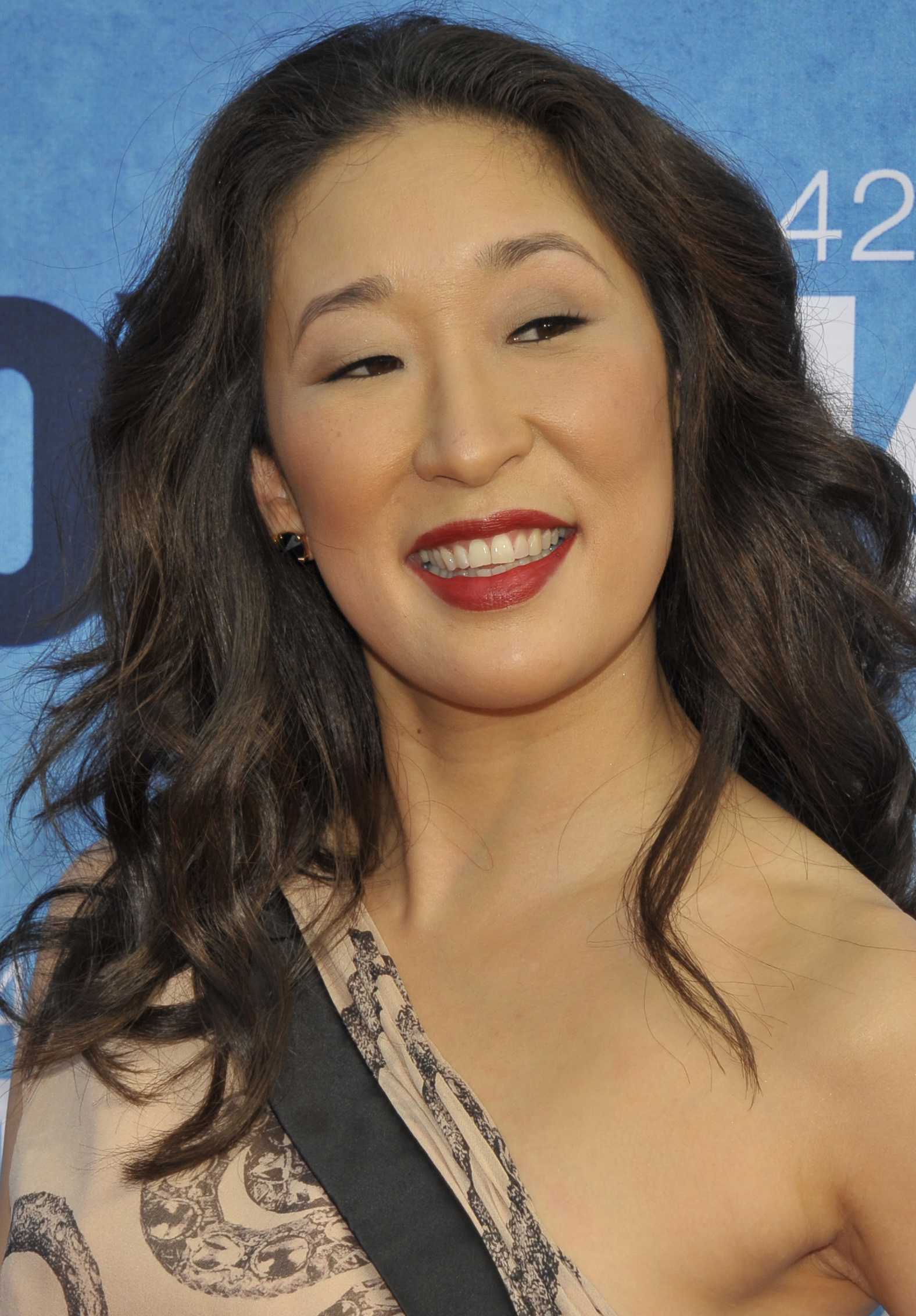 Sandra Oh | POPSUGAR Beauty