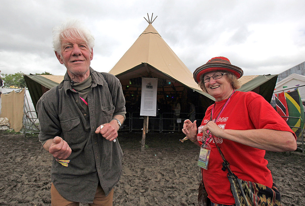 These 70-year-old lovebirds cut a (muddy) rug as they attended the Glastonbury festival for the first time.
These 70-year-old lovebirds cut a (muddy) rug as they attended the Glastonbury festival for the first time.