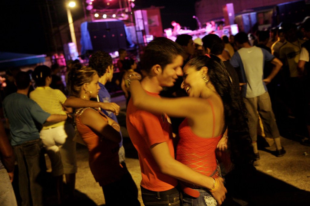 A pair got romantic at the Festival del Cine Pobre in Gibara, Cuba.
A pair got romantic at the Festival del Cine Pobre in Gibara, Cuba.