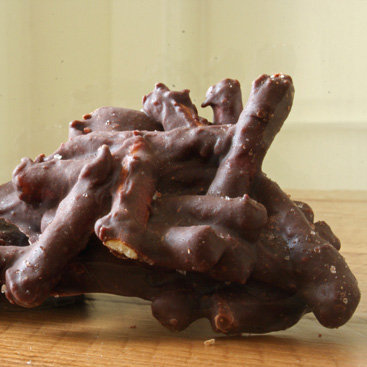 Salty Chocolate Pretzel Clusters Salty Chocolate Pretzel Clusters