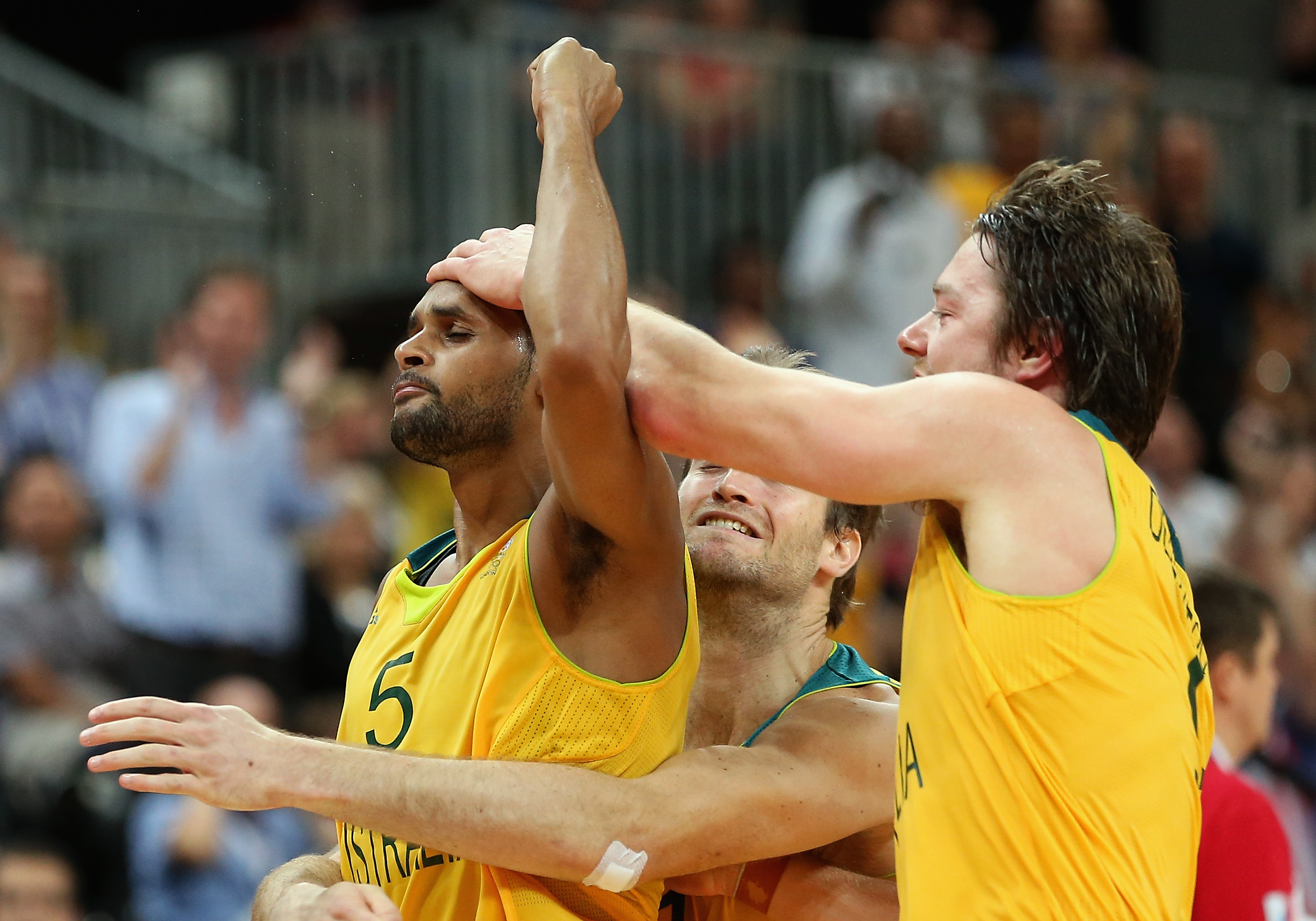 australian-basketball-players-celebrated-together-say-goodbye-to-the