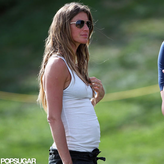 Pregnant Gisele Bundchen Pictures Kissing Tom Brady At New England ...