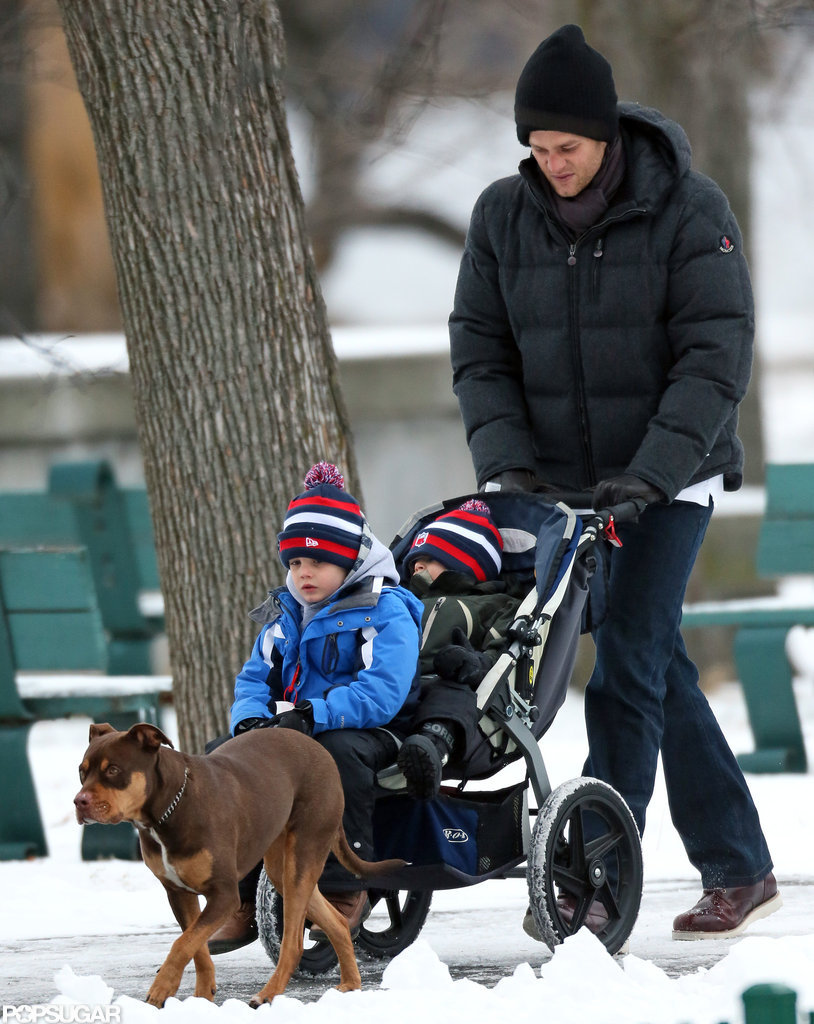 Tom-Brady-took-his-boys-his-dog-Lua-out-walk.jpg