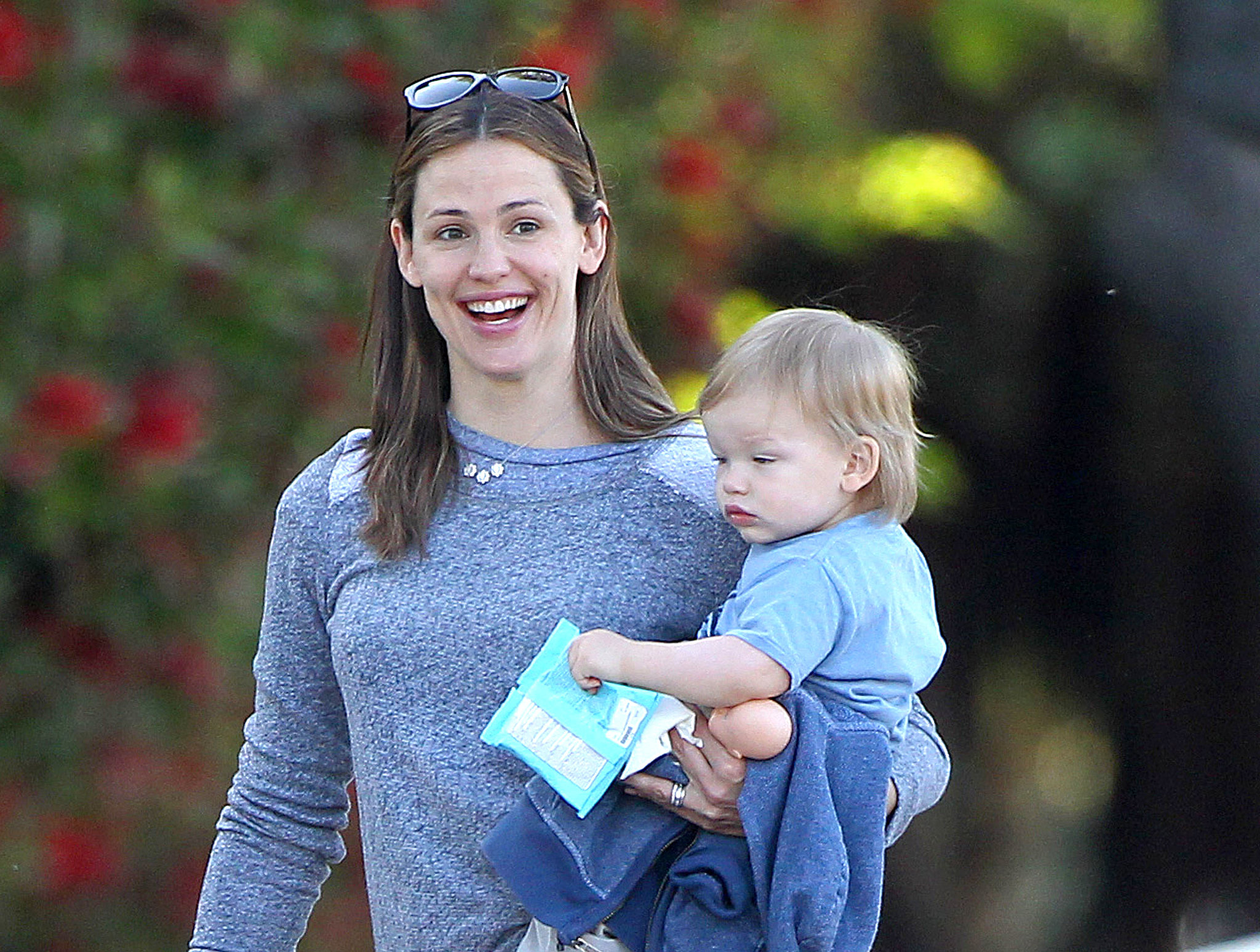 Jennifer Garner brought Samuel Affleck on an errand run in LA. | May's