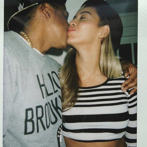Beyoncé Knowles planted a sweet kiss on Jay-Z and reposted it to kick off the week.
Source: Instagram user beyonce
Beyoncé Knowles planted a sweet kiss on Jay-Z and reposted it to kick off the week.
Source: Instagram user beyonce
