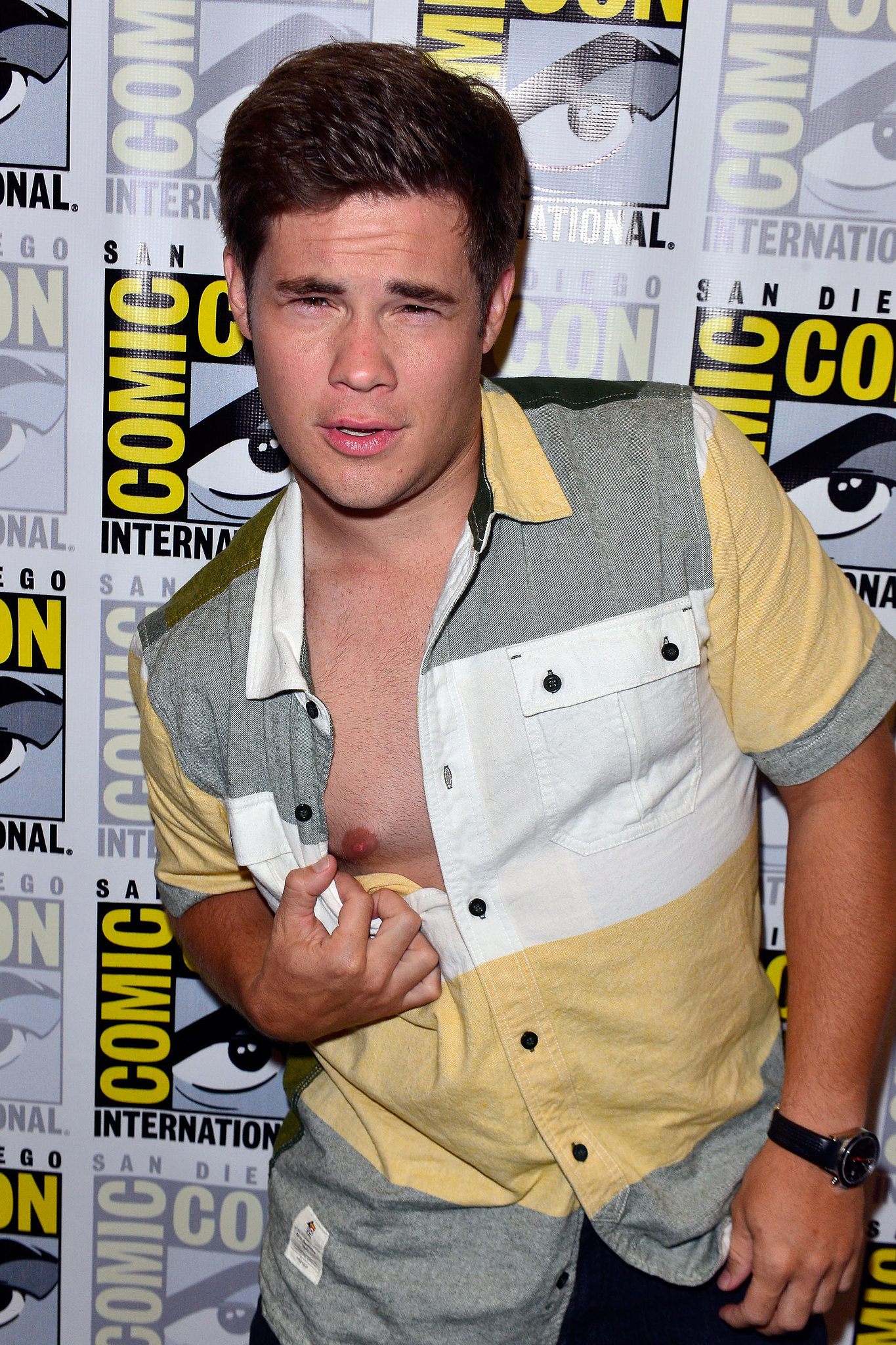 Adam Devine Had A Nip Slip At The Workaholics Press Line Comic Con