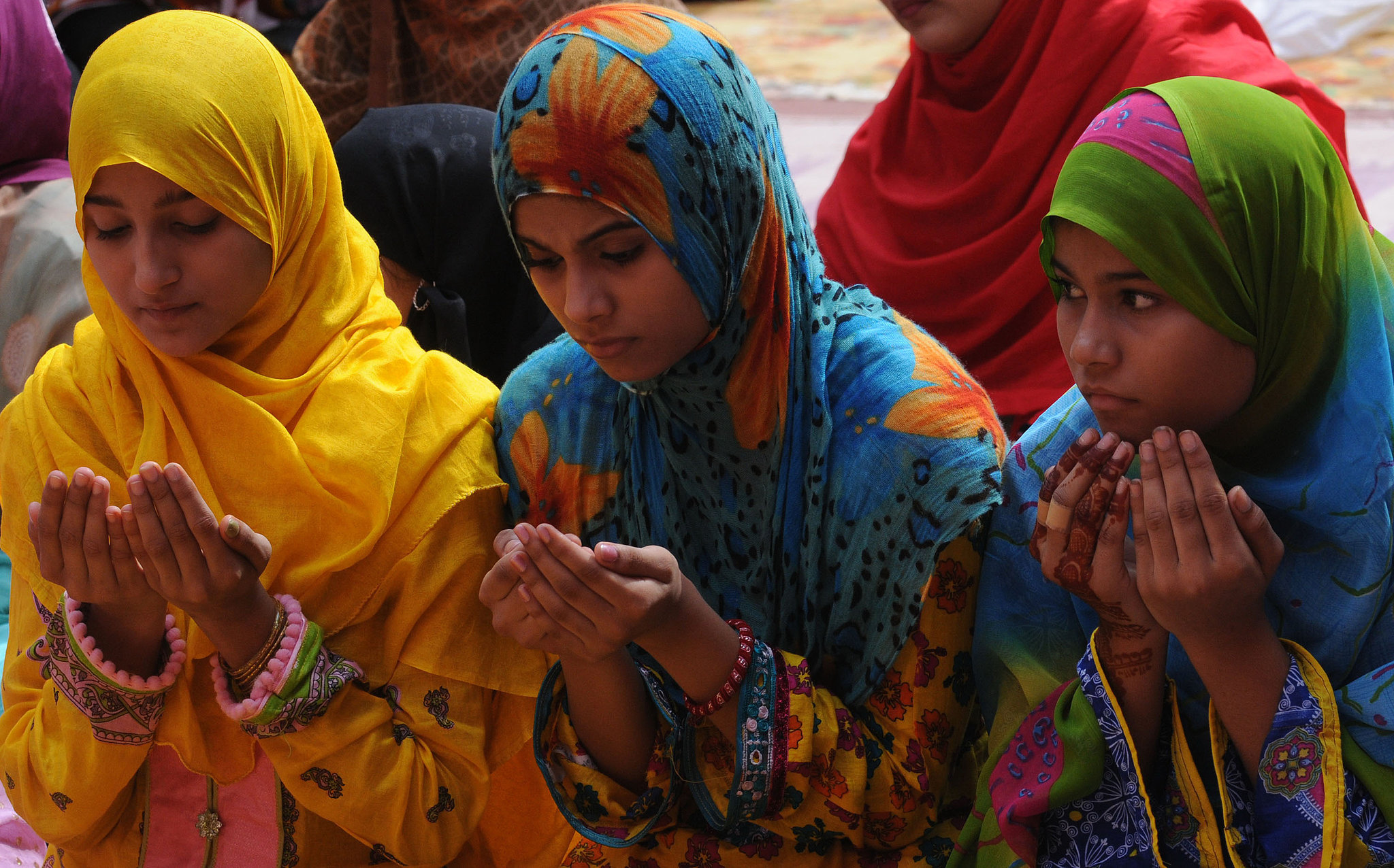 Women In Pakistan Prayed During The Eid Al Fitr Prayers In Lahore How The World Is