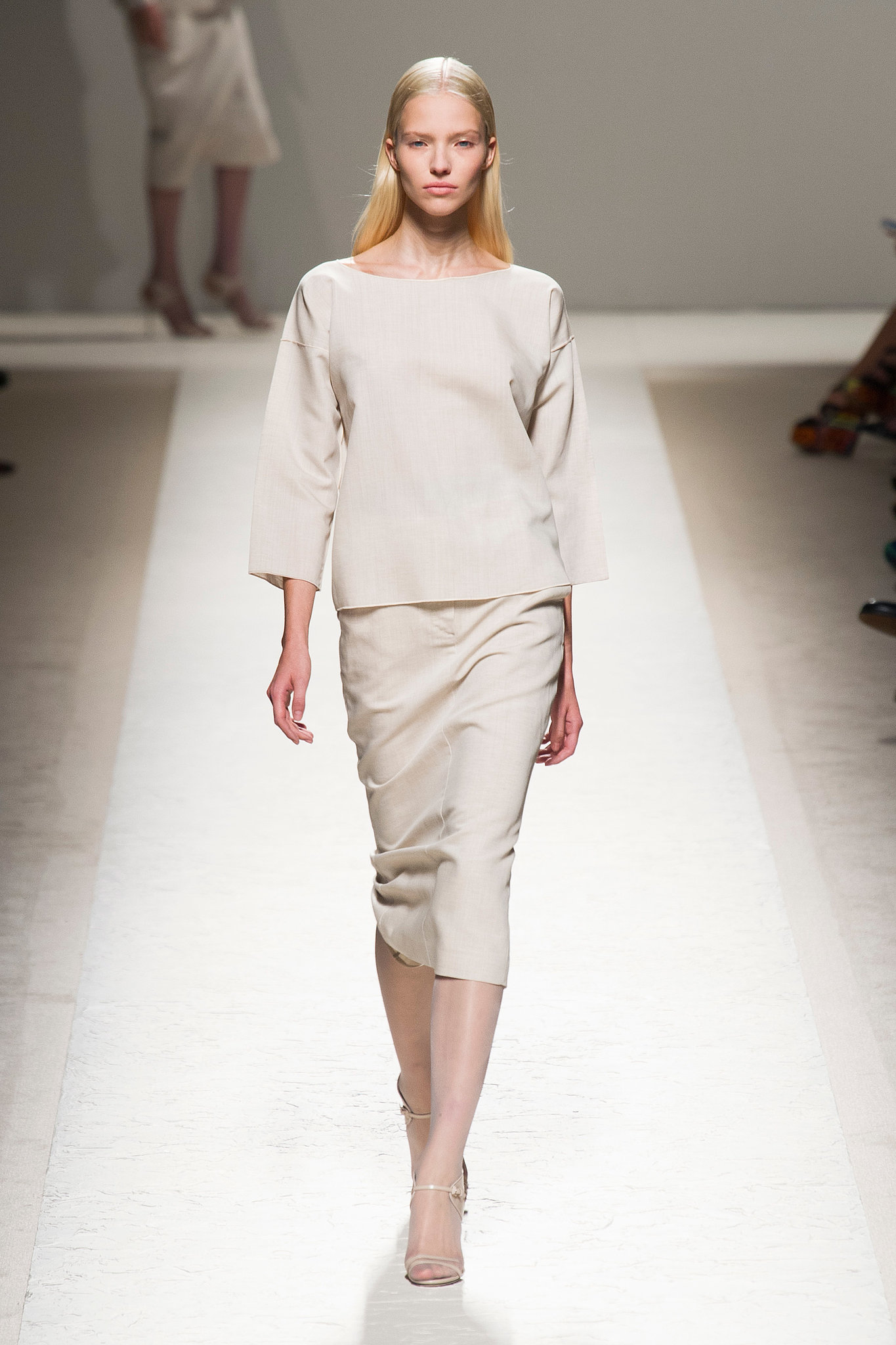 Коллекция Max Mara Весна Лето 2013 Серая Блузка