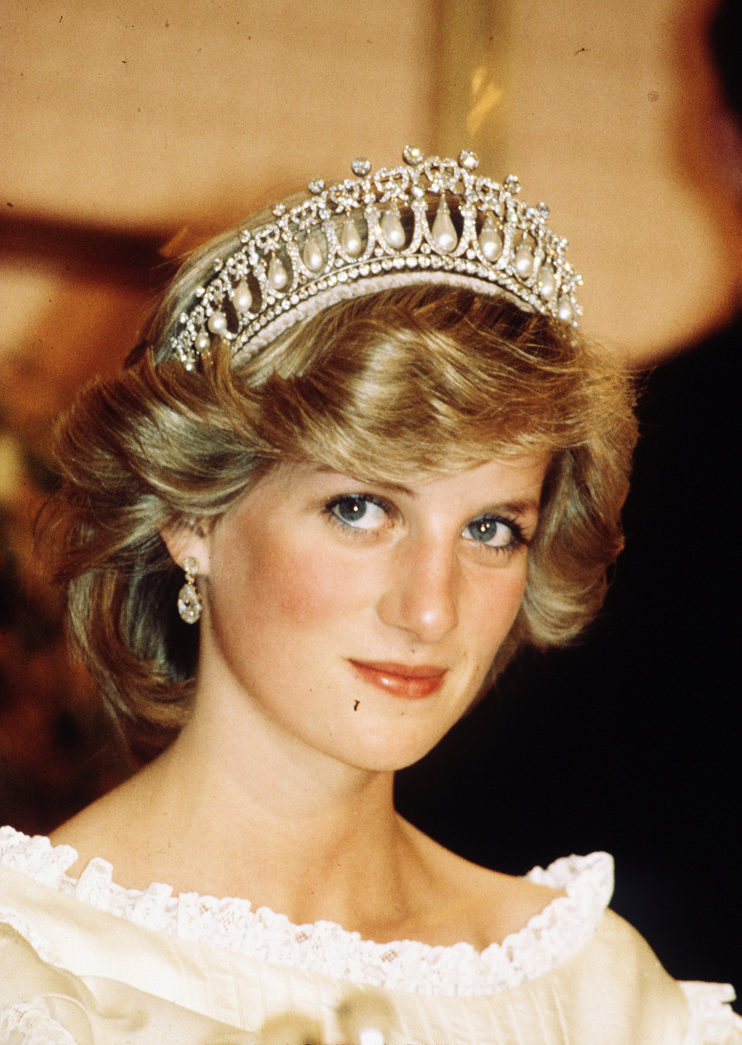 Looking every bit a princess, Diana was gorgeous with her | See