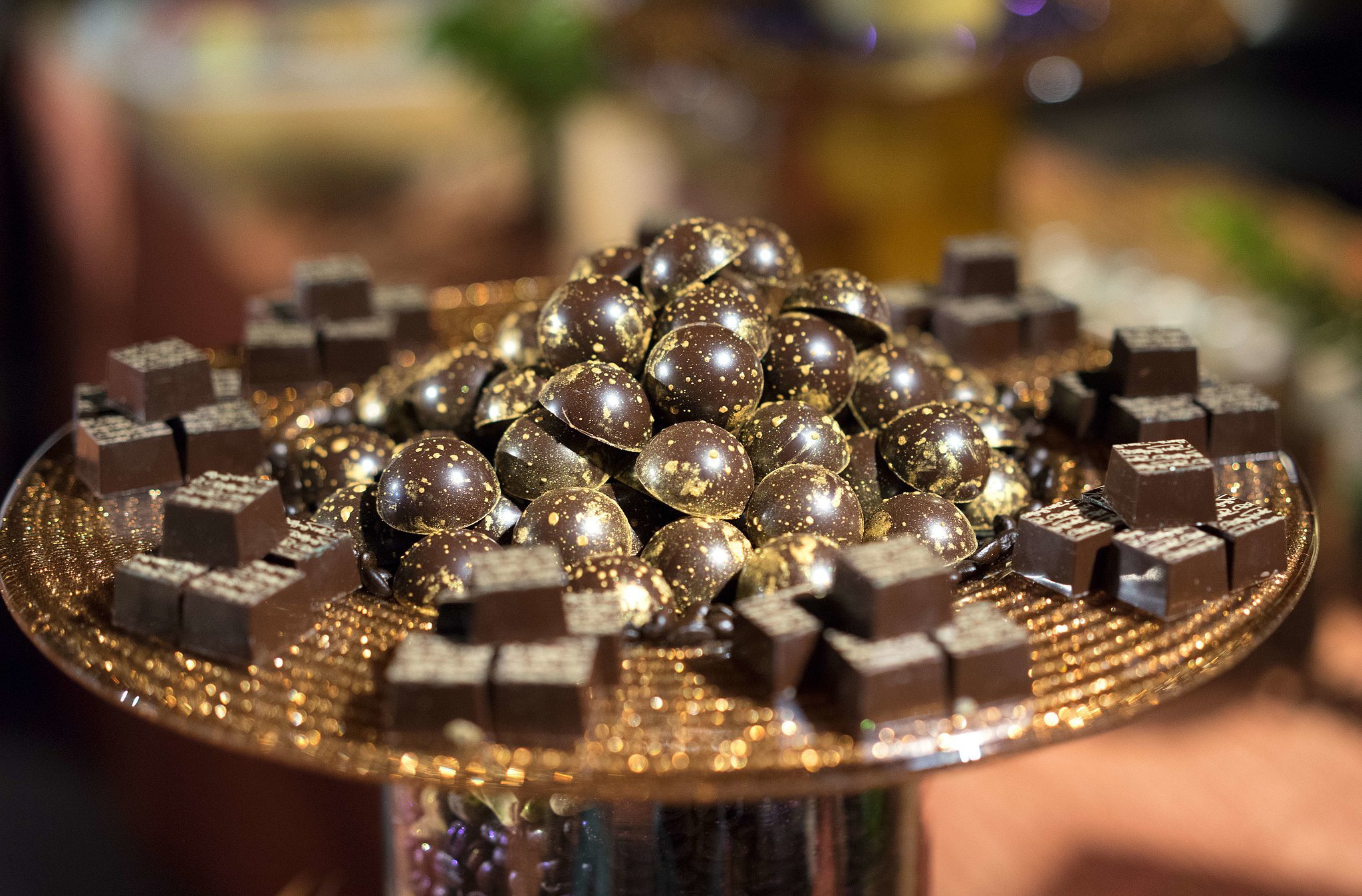 GoldDusted Chocolates Inside Wolfgang Puck's 20th Governors Ball