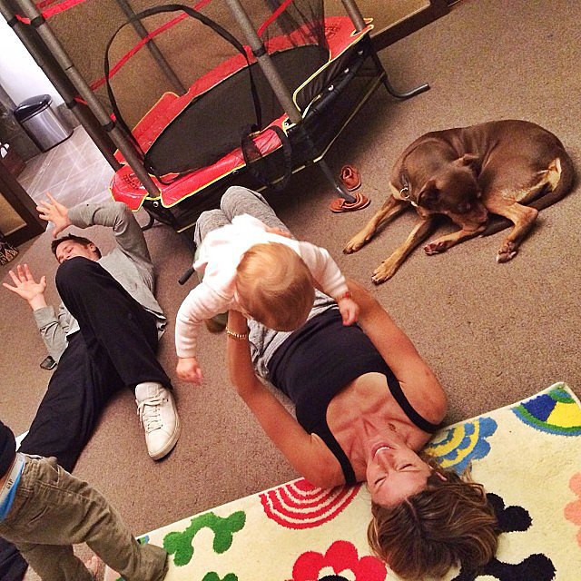 Gisele Bündchen and Tom Brady played with their little ones on a lazy Sunday.
Source: Instagram user giseleofficial
Gisele Bündchen and Tom Brady played with their little ones on a lazy Sunday.
Source: Instagram user giseleofficial