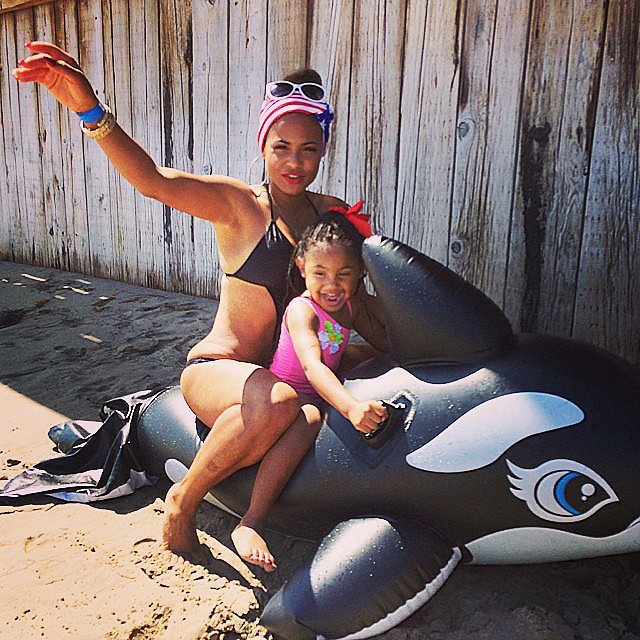 Christina Milian and her daughter, Violet, played around on the beach together at Paris Hilton's annual party in Malibu, CA.
Source: Instagram user christinamilian
Christina Milian and her daughter, Violet, played around on the beach together at Paris Hilton's annual party in Malibu, CA.
Source: Instagram user christinamilian