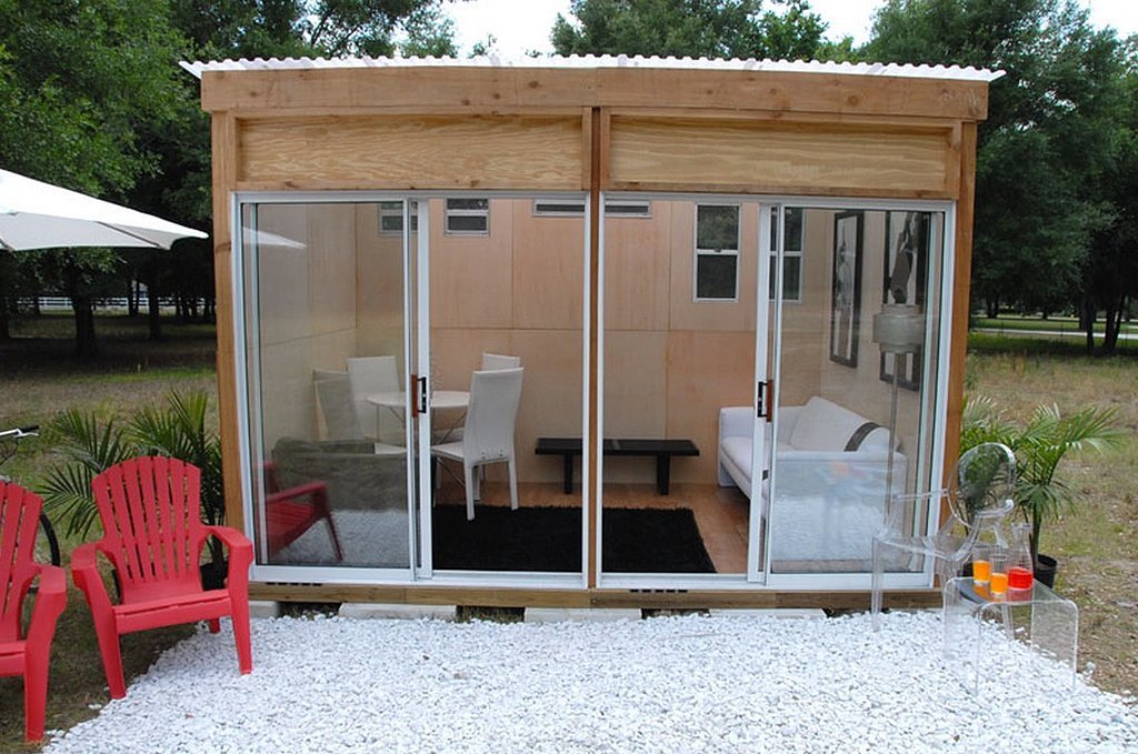 One of MetroShed's selling points is its small size — most cities allow the building of 120-square-foot or smaller outbuildings without permits. You can get a quote for your own MetroShed here.
One of MetroShed's selling points is its small size — most cities allow the building of 120-square-foot or smaller outbuildings without permits. You can get a quote for your own MetroShed here.
