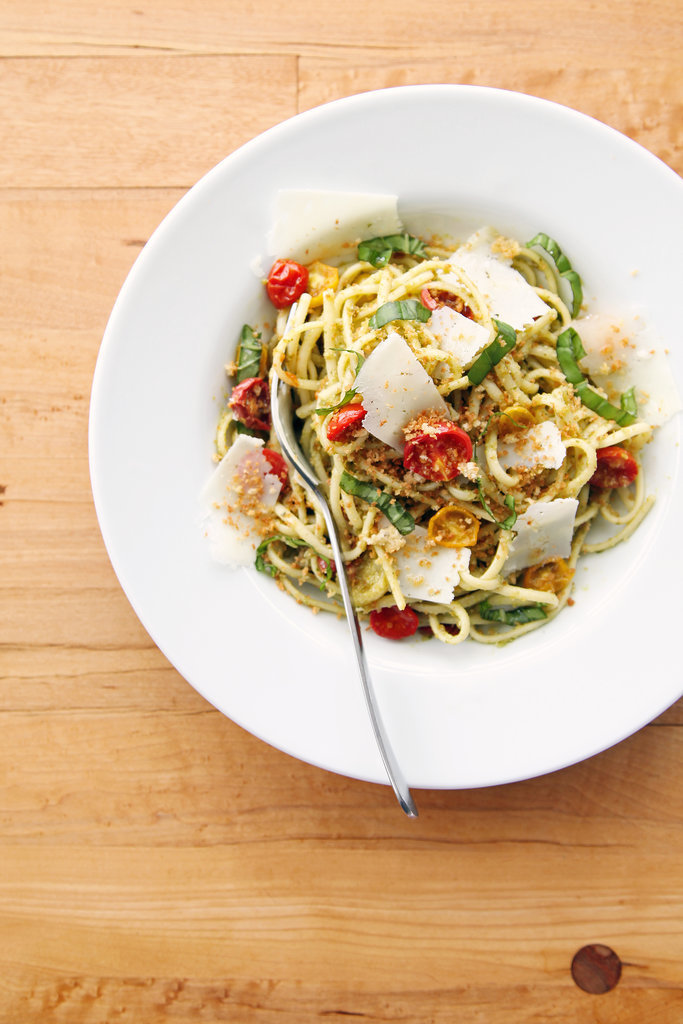 Pasta With Pesto and Roasted Tomatoes Pasta With Pesto and Roasted Tomatoes