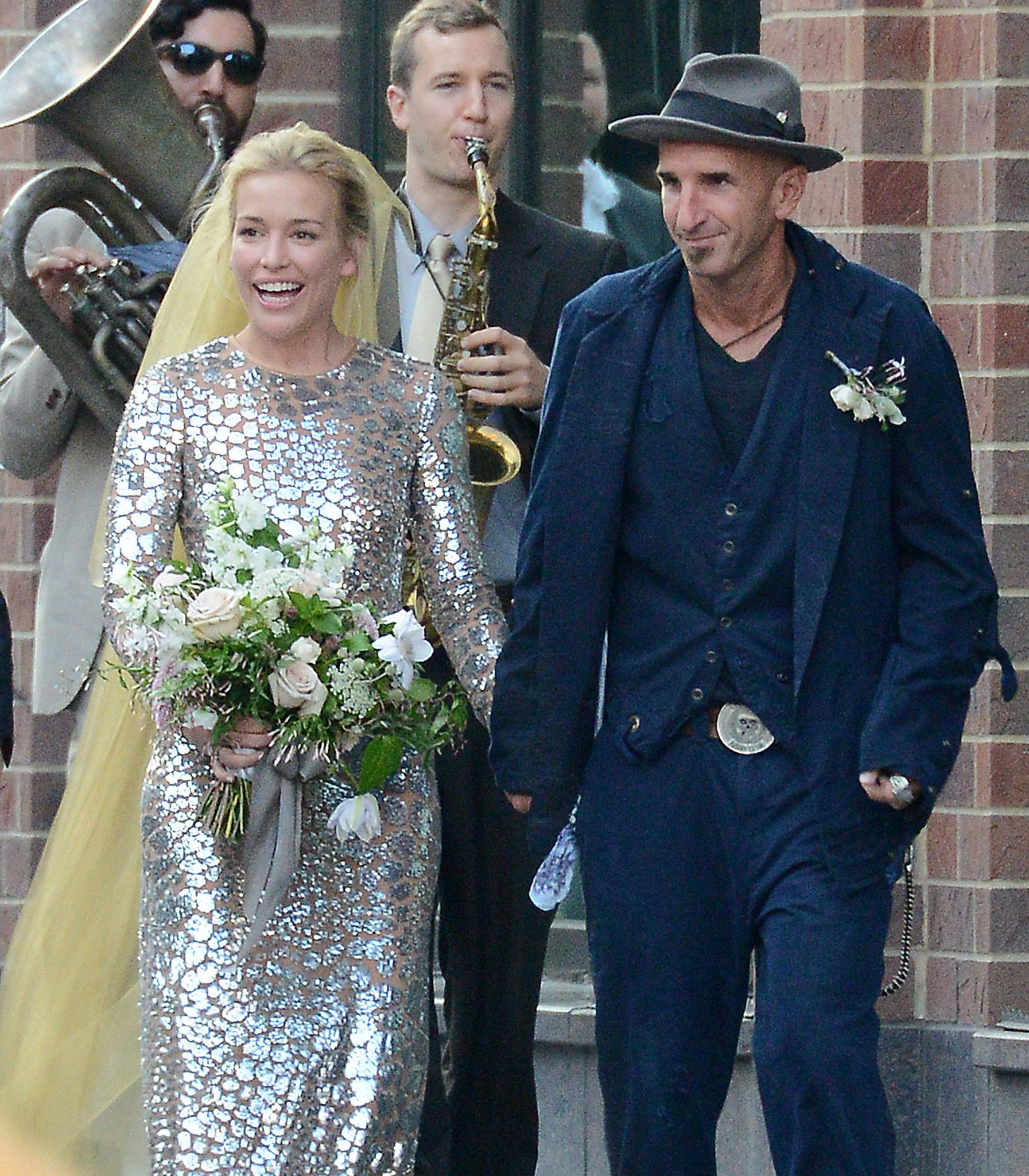 Piper Perabo and Stephen Kay | Which Celebrity Couple Had the Ultimate Summer Wedding ...1793 x 2048