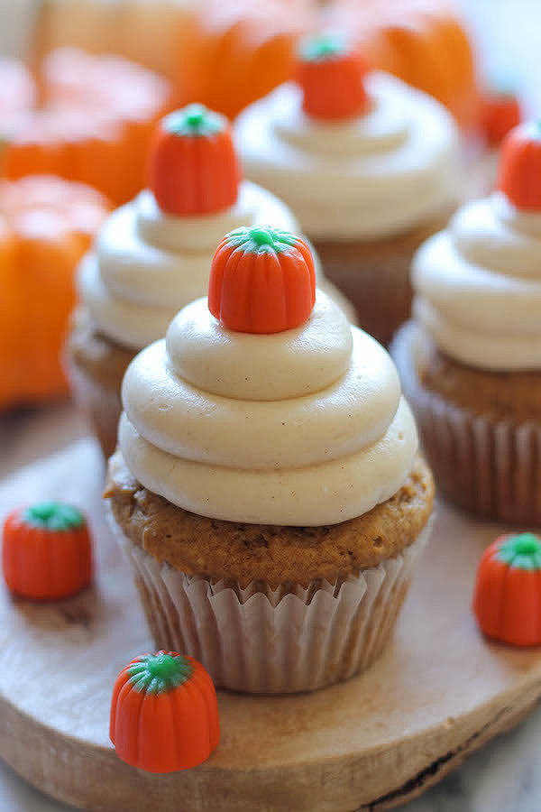 Pumpkin Cupcakes With Cream Cheese Frosting Pumpkin Cupcakes With Cream Cheese Frosting