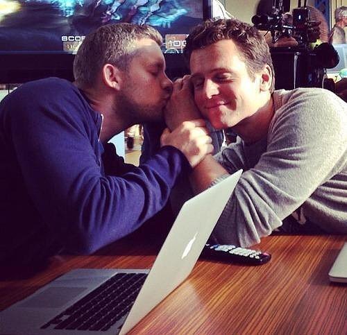 Look Even Jonathan Groff Is Swooning Reasons Looking Star Russell Tovey Should Be Your