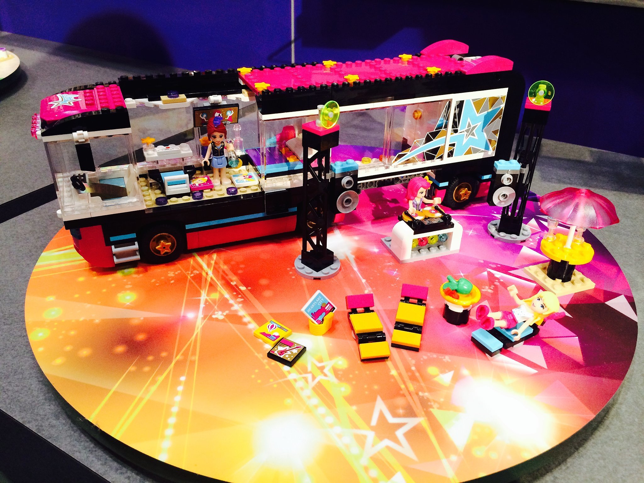 lego-friends-pop-star-tour-bus-20-lego-sets-that-every-kid-will-want