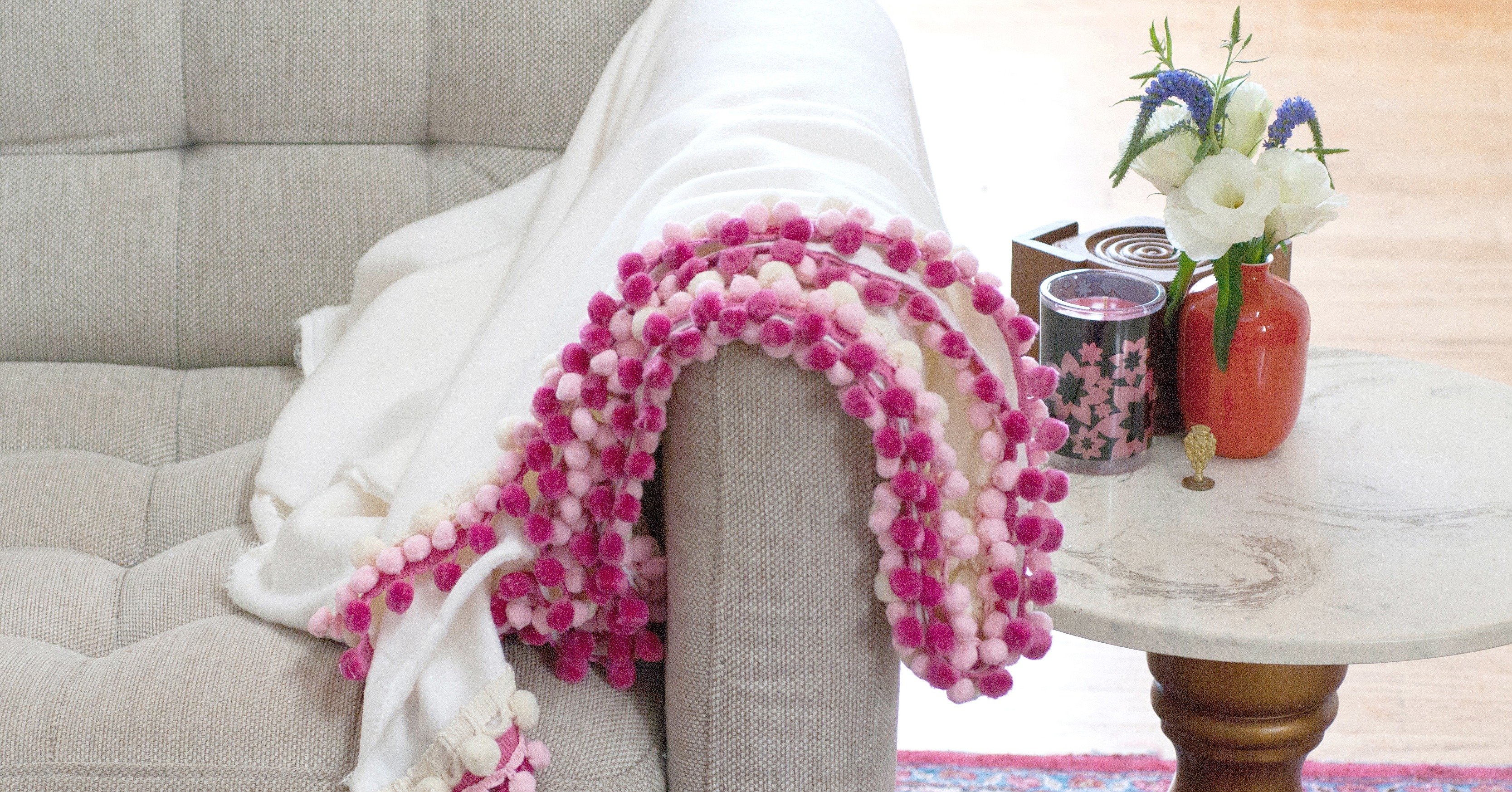 DIY This Ridiculously Adorable PomPom Throw Blanket