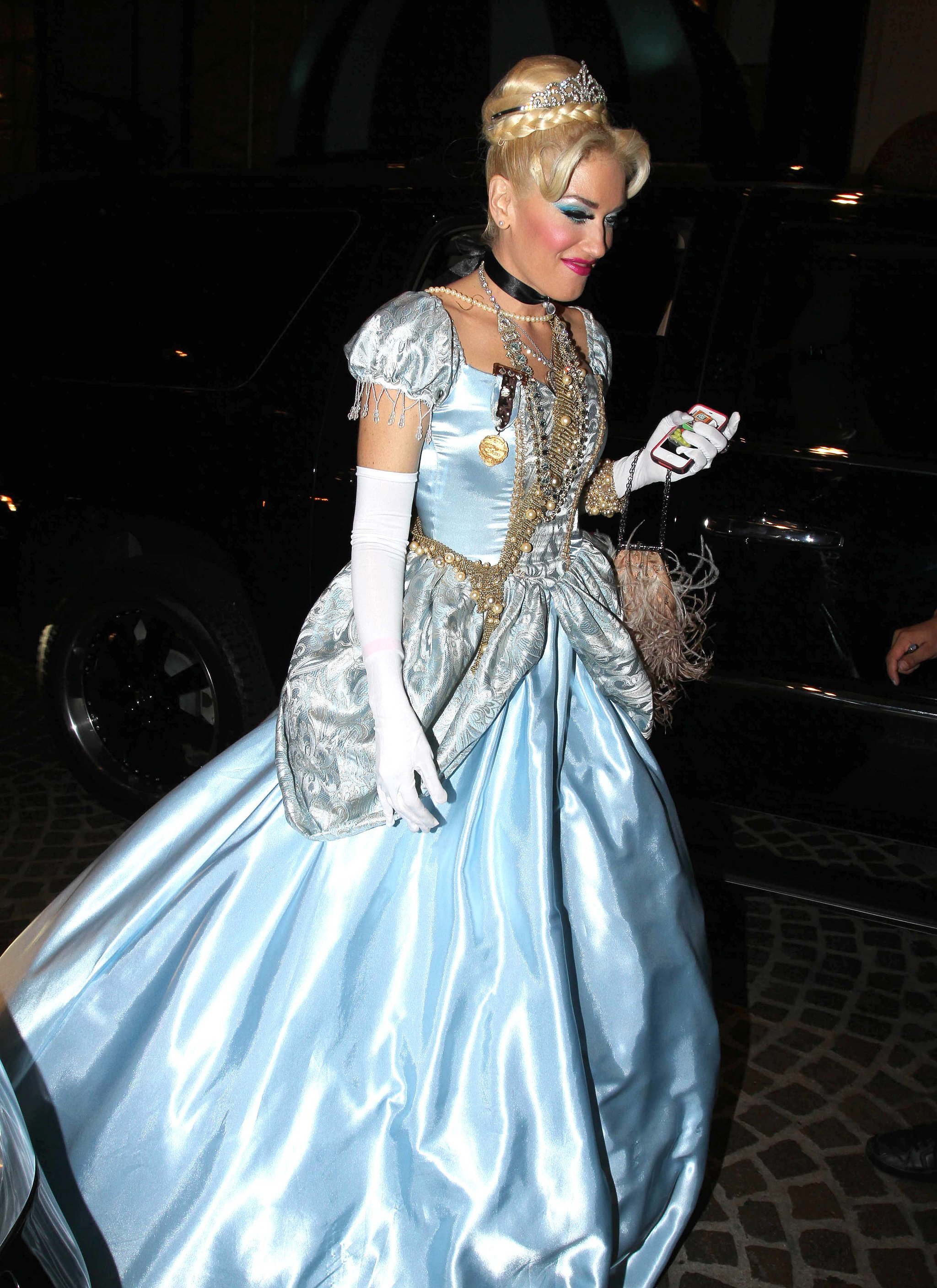 Gwen Stefani As Cinderella The 36 Best Celebrity Halloween Costumes Ever Popsugar Celebrity 3400