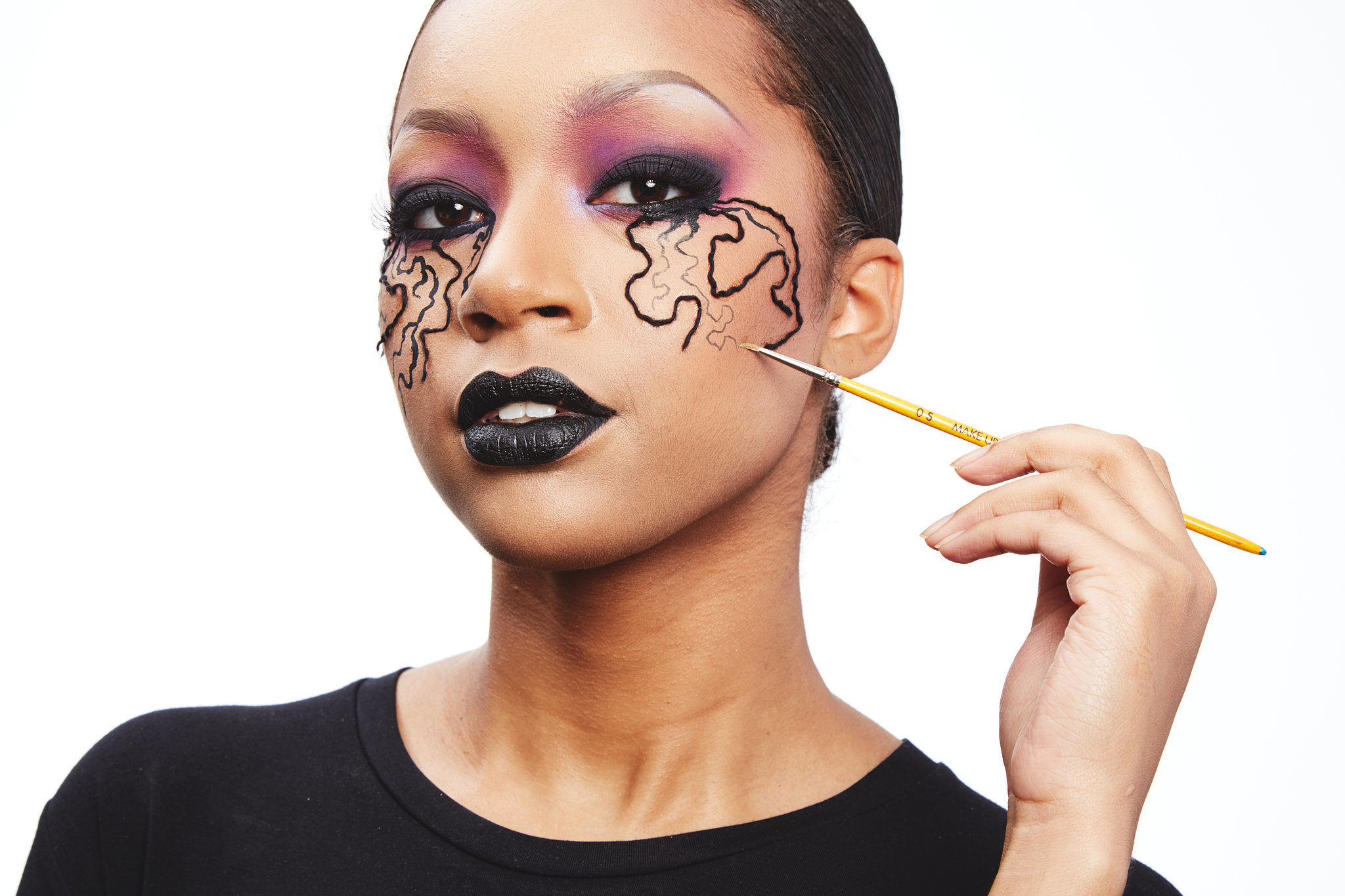 Halloween Hack 10 3D Veins That Pop 10 Halloween Makeup Hacks That