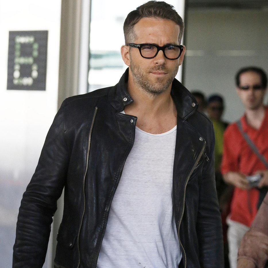 Ryan Reynolds At The Toronto Airport September 2015 Popsugar Celebrity 