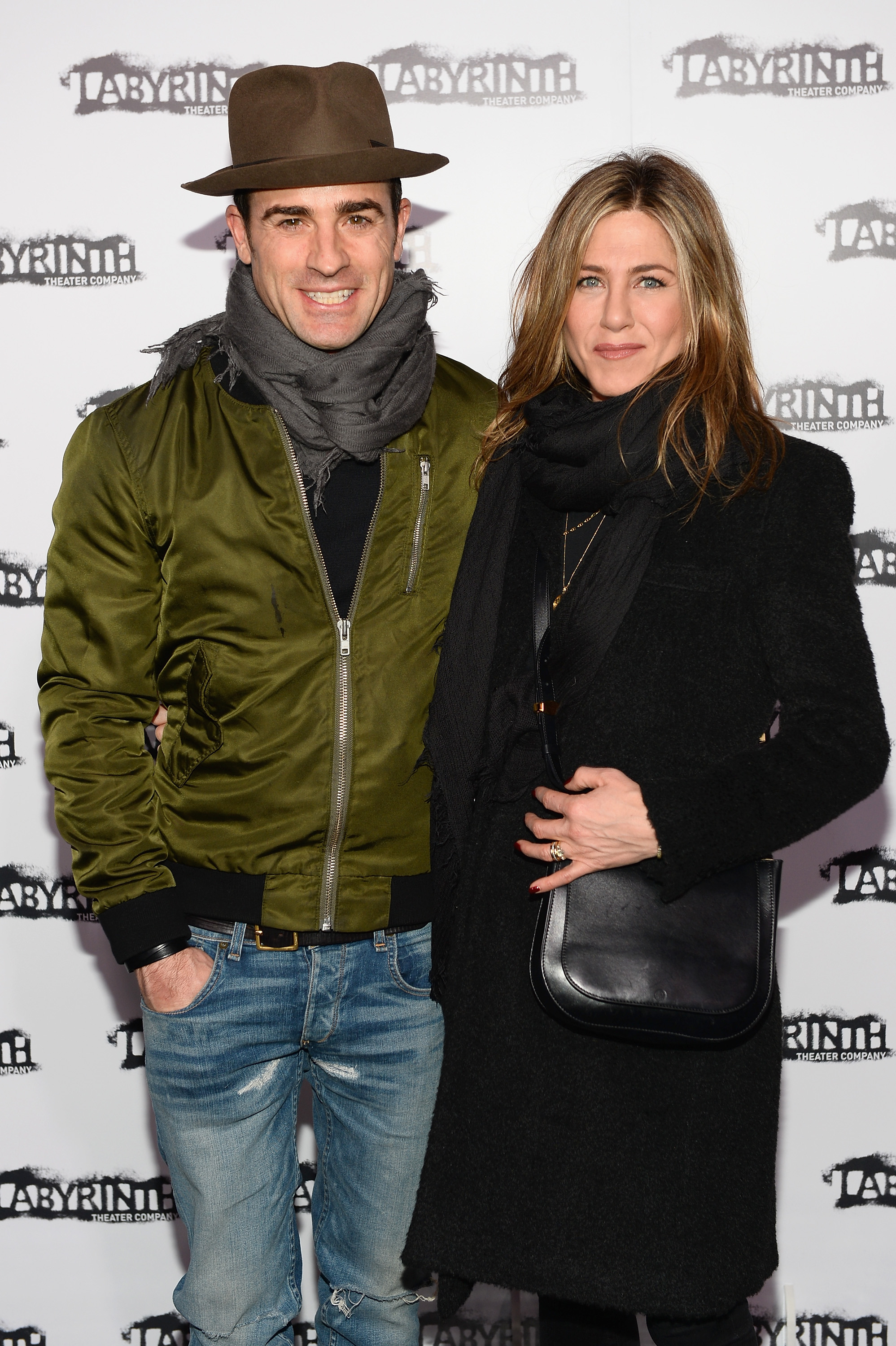 Jennifer Aniston and Justin Theroux Arrive on the Red Carpet With Big Smiles