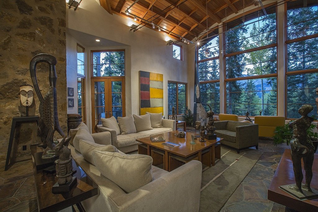 Home & Garden Oprah's New Mansion in the Mountains Is a Sight to