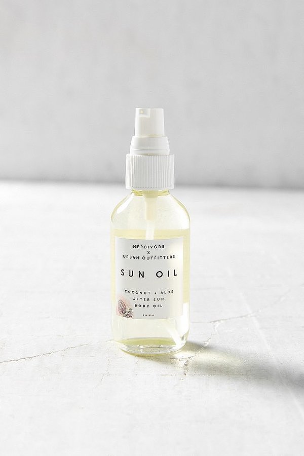 Alöe Herbivore Botanicals X UO Coconut + After Sun Body Oil (18