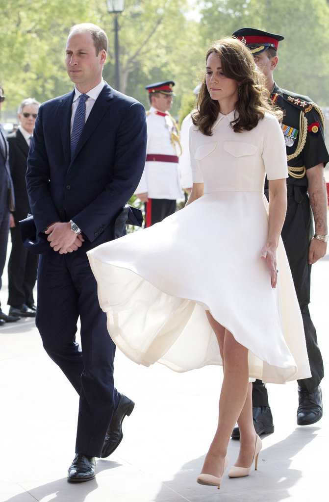 Kate-Middleton-Dress-Flying-Up-Pictures.jpg