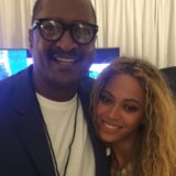 Beyoncé Poses With "Proud Dad"