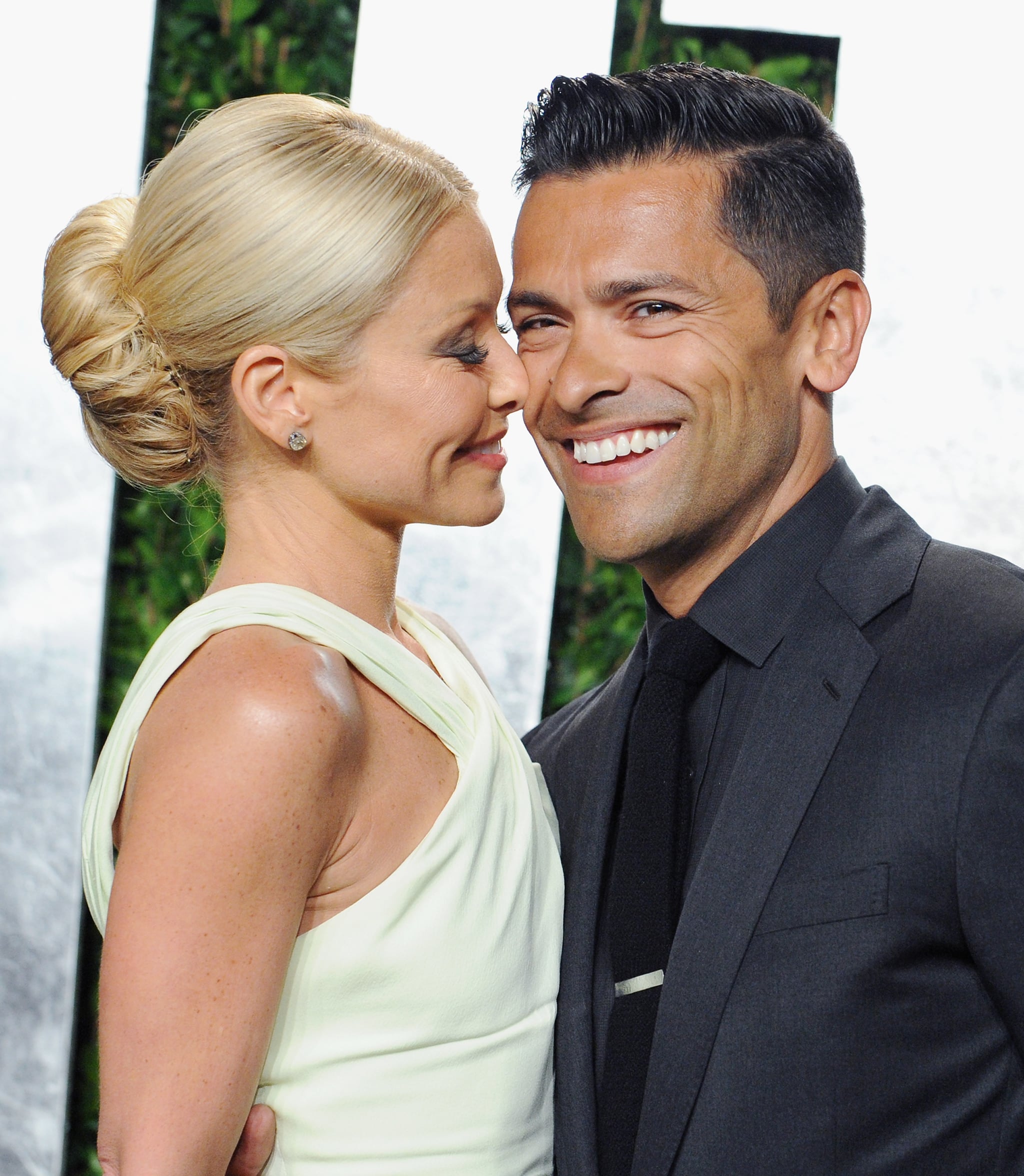 Kelly Ripa and Mark Consuelos Celebrities Who Pulled Off Secret Weddings POPSUGAR Celebrity