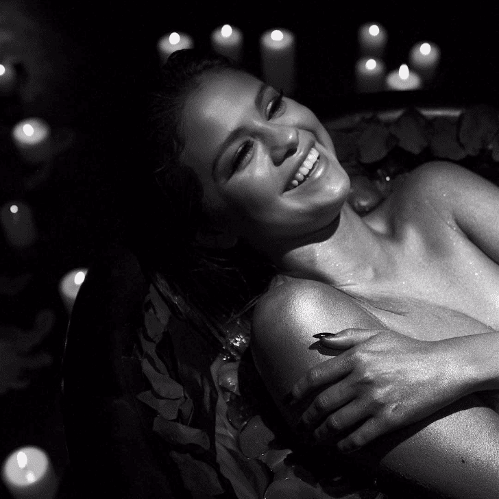Selena Gomez Sexiest Instagram Pictures | POPSUGAR Latina
