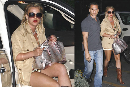 Britney Spears Goes on Vacation With Mel Gibson to Costa Rica Britney Spears Goes on Vacation With Mel Gibson to Costa Rica