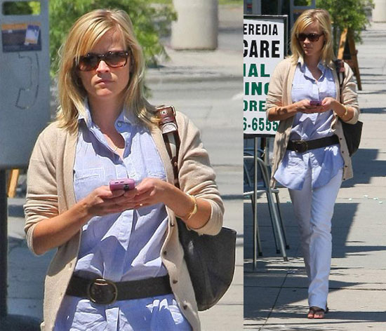 Reese Witherspoon Runs Errands in LA Without Jake Gyllenhaal Reese Witherspoon Runs Errands in LA Without Jake Gyllenhaal