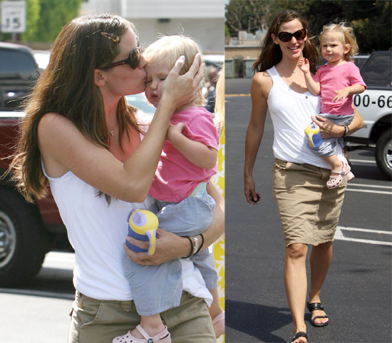 Jennifer & Violet Enjoy The Summer Sunshine Jennifer & Violet Enjoy The Summer Sunshine
