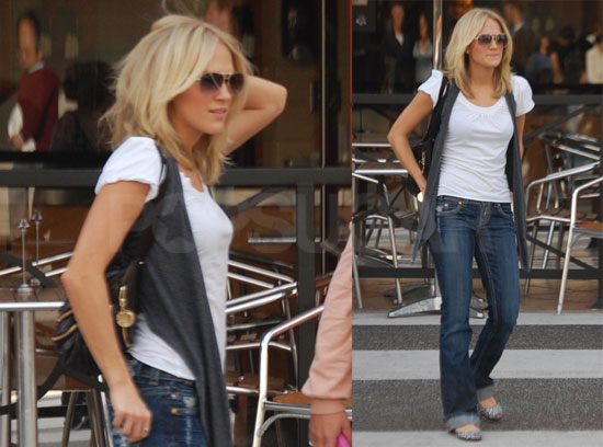 Photos of Carrie Underwood Looking Casual Walking Around Beverly Hills ...