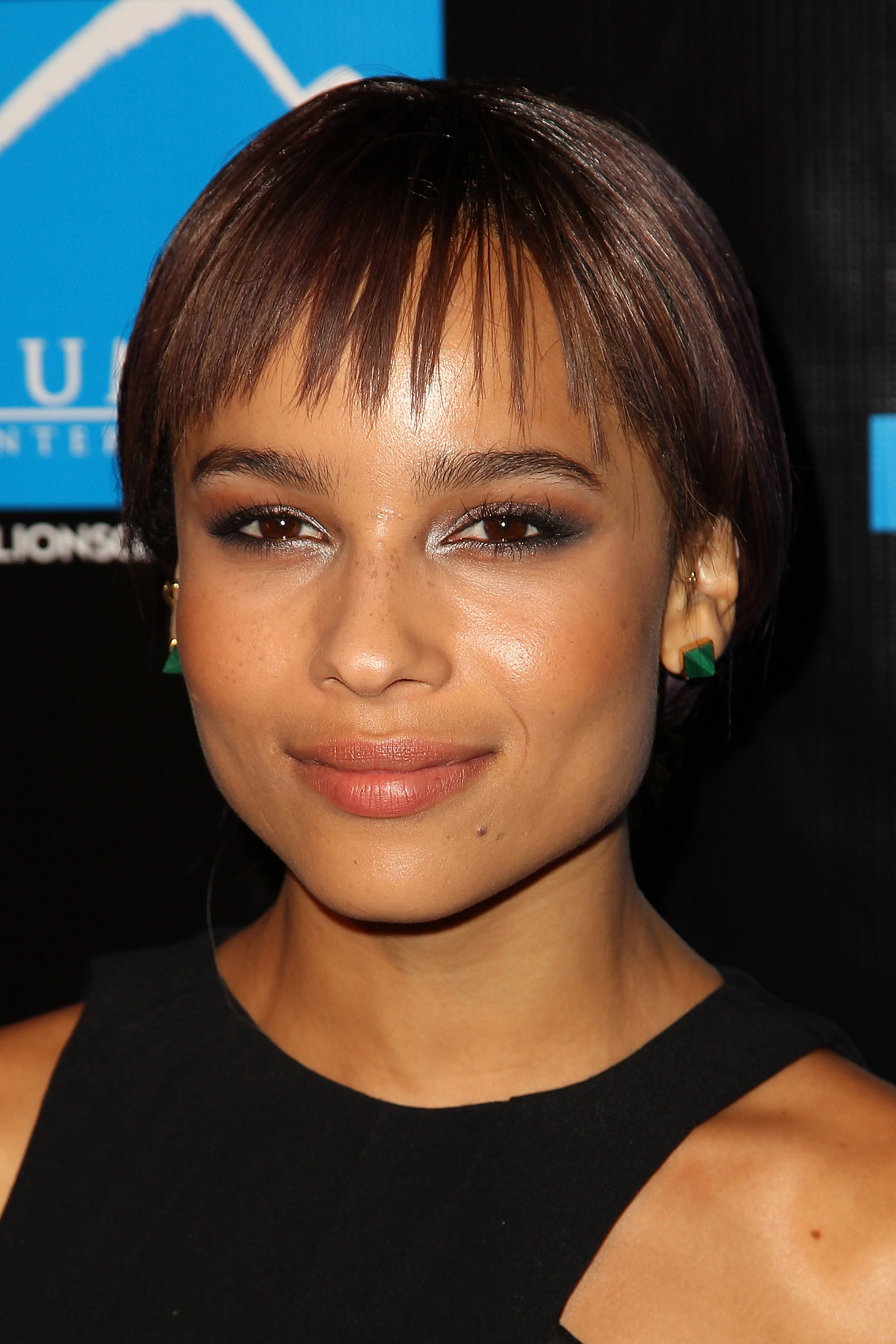 A metallic smoky eye played off of Zoë Kravitz's piecey bangs at the ...