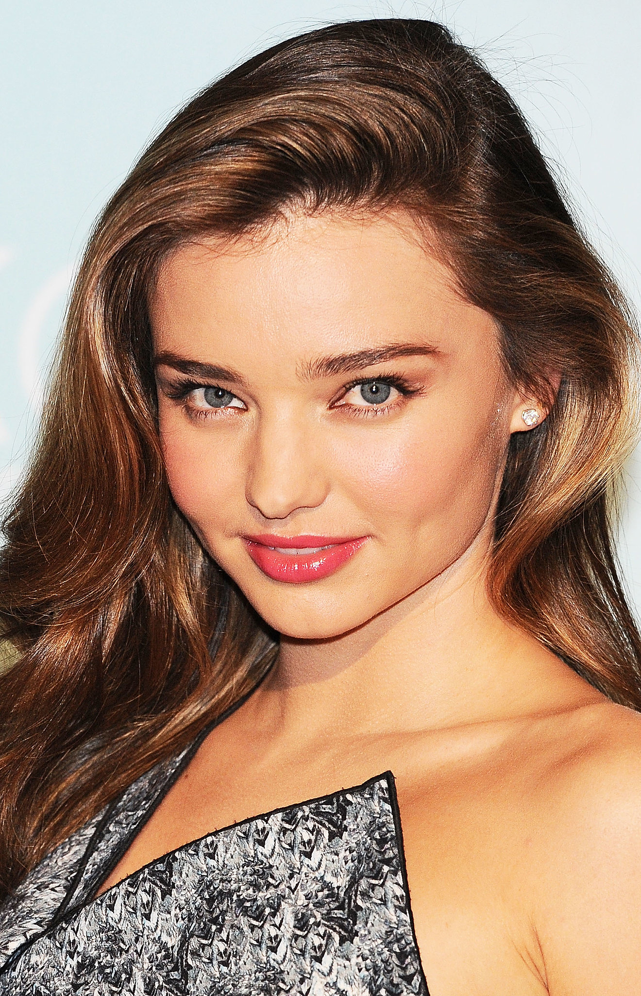 Miranda Kerr's glowing skin and glossy pink lips were the perfect ...