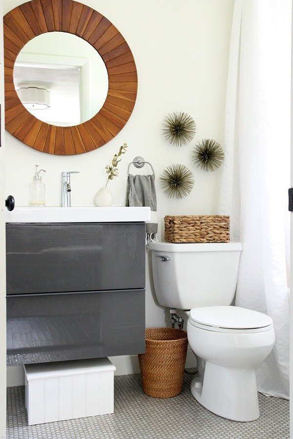Utilize Unused Spaces | 15 Ways to Stop Hating Your Small Bathroom ...