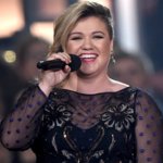 Kelly Clarkson | POPSUGAR Celebrity