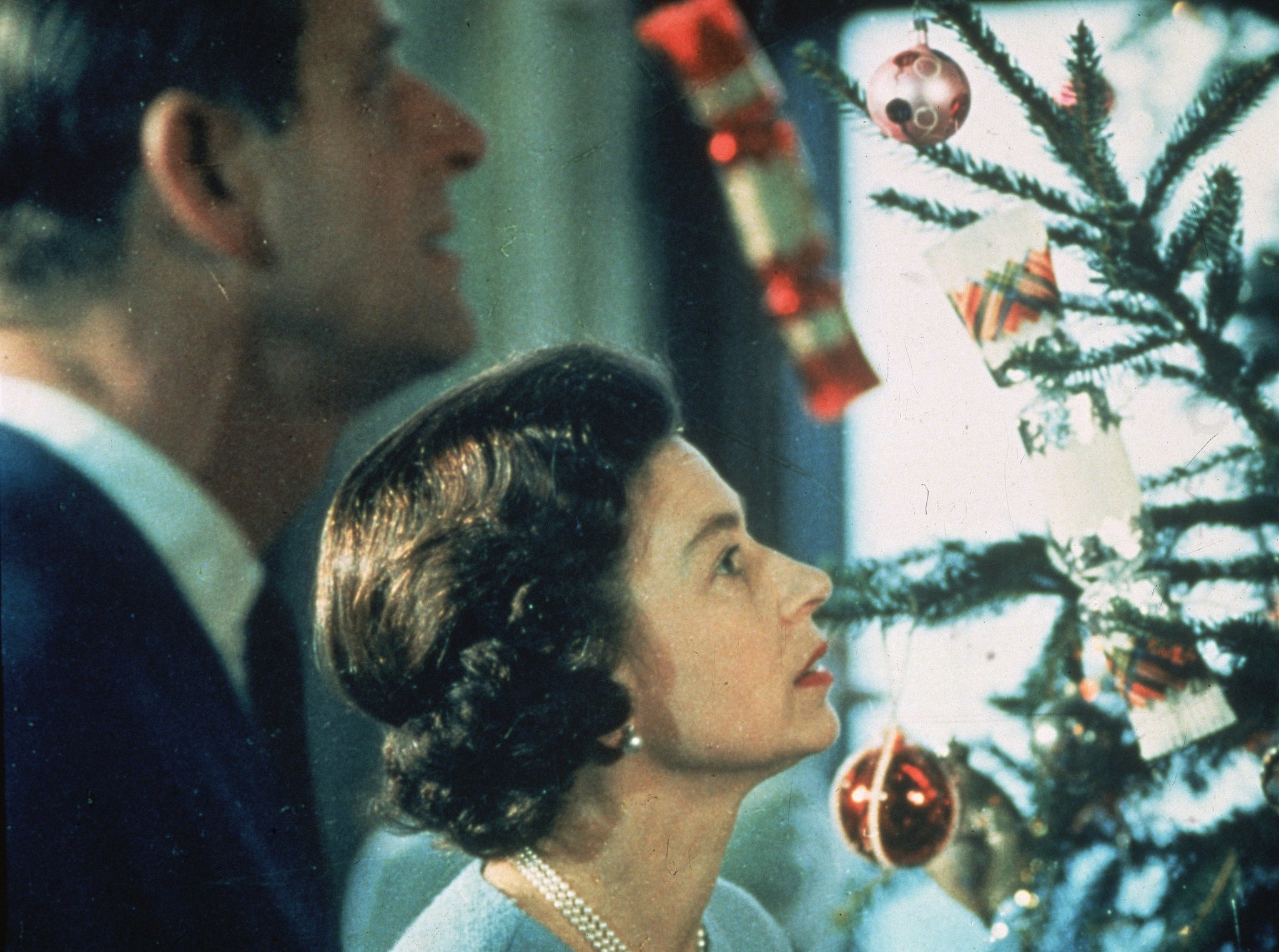 Queen Elizabeth II and Prince Philip admired their Christmas tree at ...