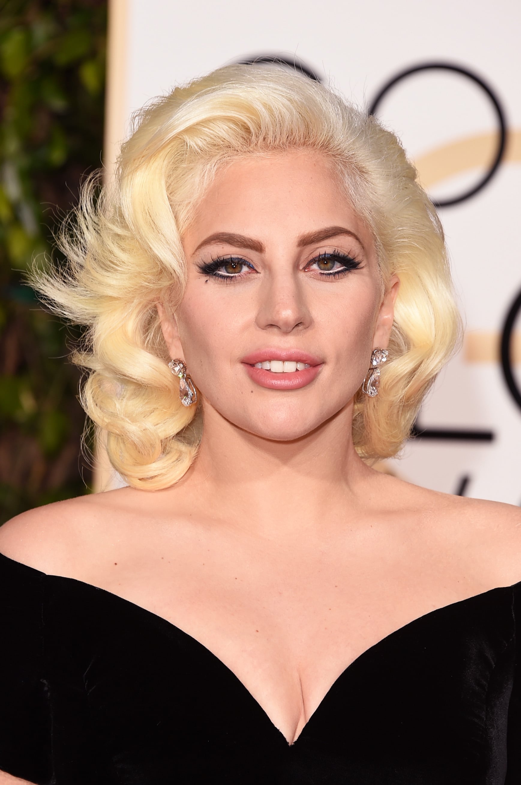 Lady Gaga's Golden Globes Makeup 2016 | POPSUGAR Beauty1737 x 2614