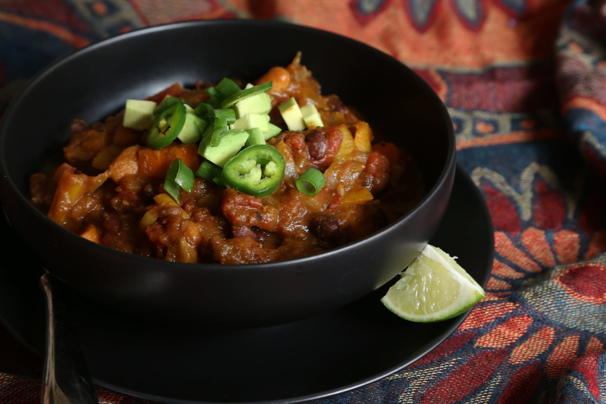 vegan pumpkin chili recipe: finished product