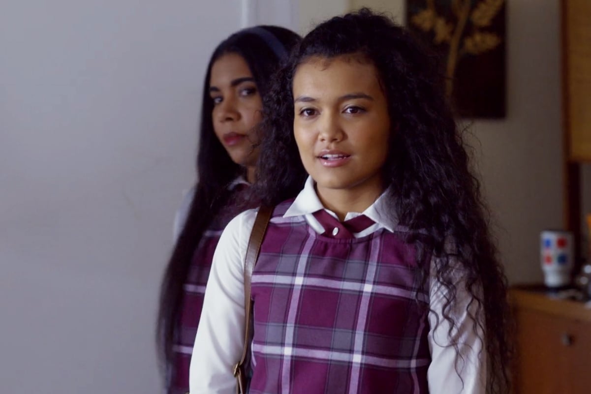 Who Plays Maria S Friend On Orange Is The New Black Season 4 Popsugar Entertainment Jamila velazquez is a 24 year old american actress. orange is the new black season 4